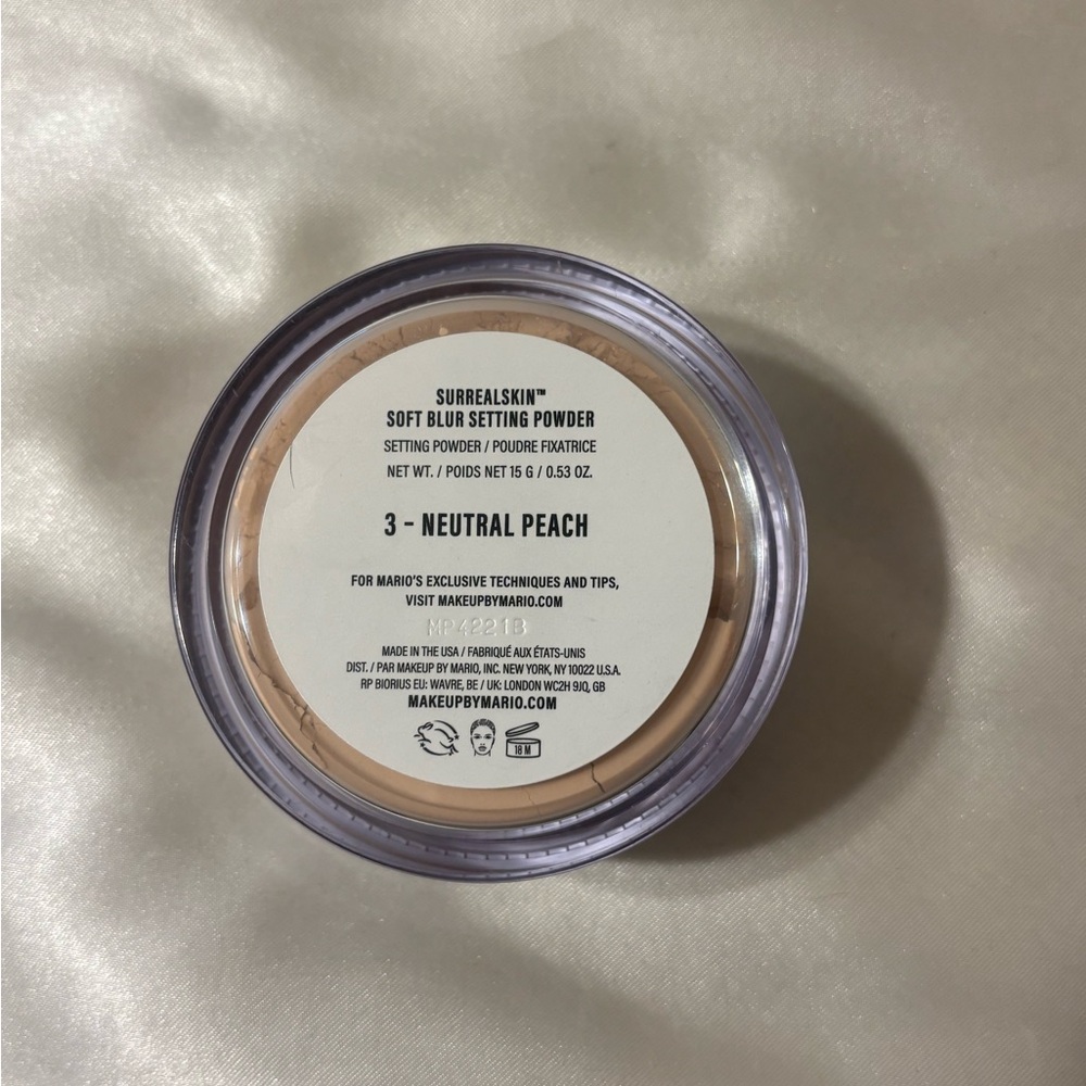 MAKEUP BY MARIO SurrealSkin Soft Blur Setting Powder - 3 Neutral Peach